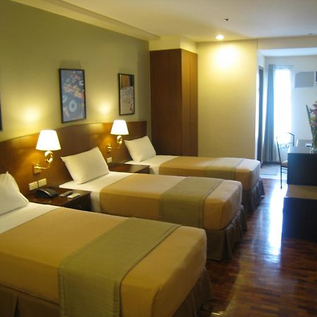 Fersal Hotel Kalayaan, Кесон Сити Екстериор снимка