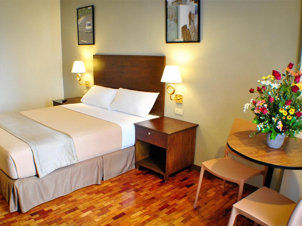 Fersal Hotel Kalayaan, Кесон Сити Екстериор снимка