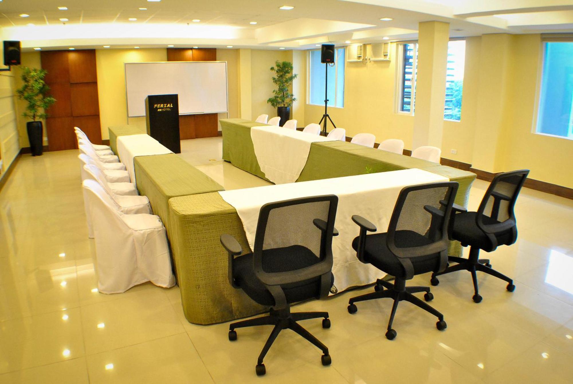 Fersal Hotel Kalayaan, Кесон Сити Екстериор снимка